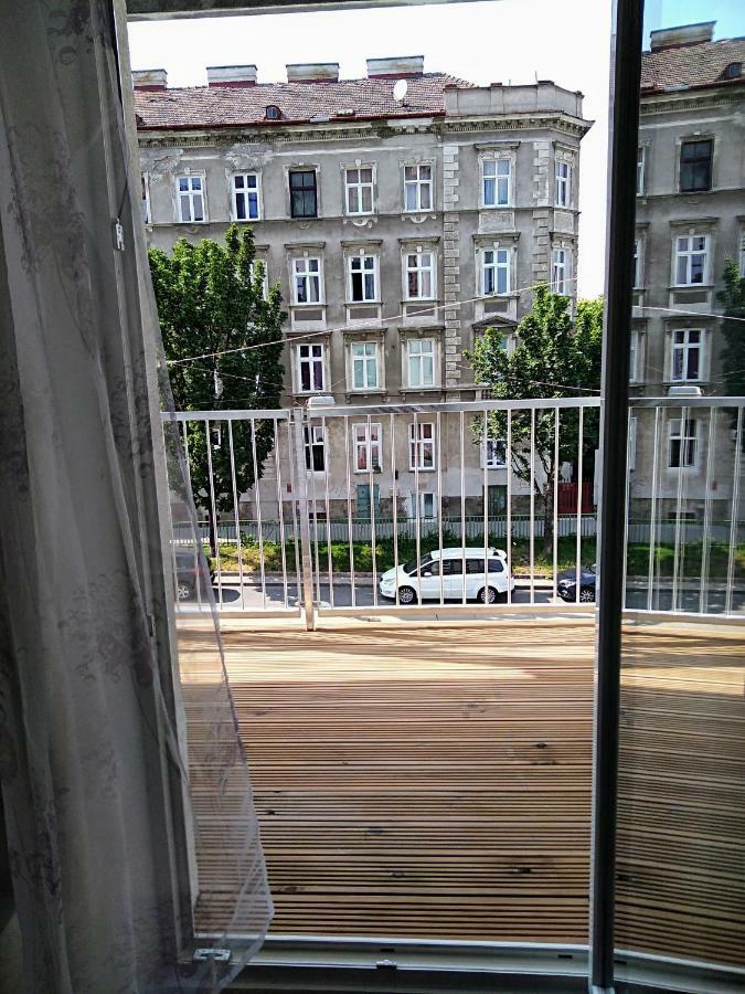 Spacious Apartment In Center With Terrace Viena Exterior foto